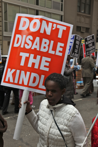 Illustration for article titled Photos and Video From the National Federation of The Blind's Kindle 2 Protest